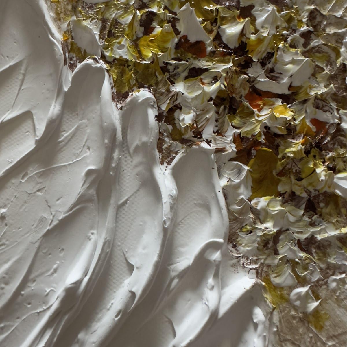 Blossom Elegance – White Flower Relief with Gold Accents Texture Painting | Modern Luxury Botanical Bedroom & Living Room Art